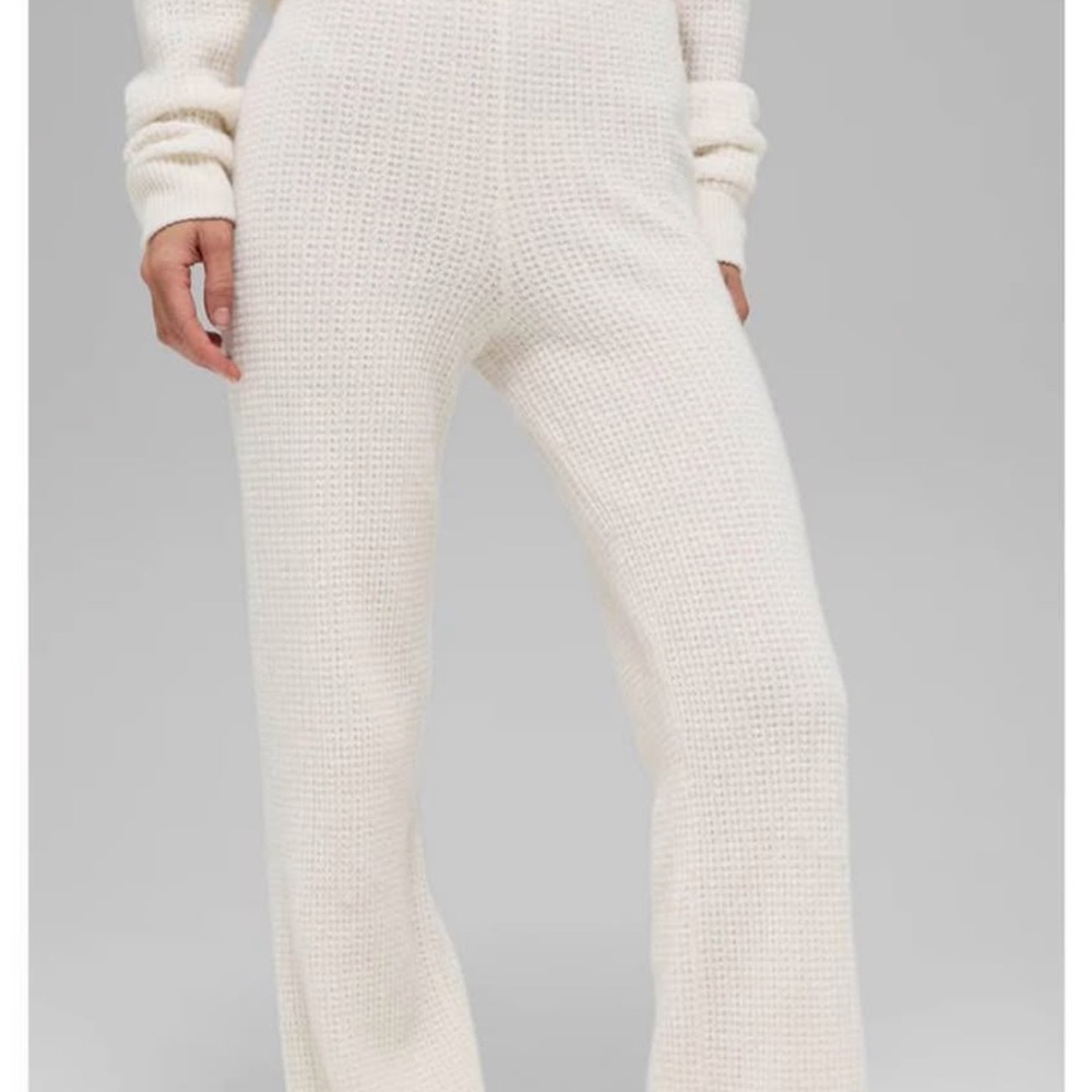 (Set) ALO Yoga Cashmere Plush Waffle 1/4 Zip Pullover + High Waist Pant - Picture 5 of 10